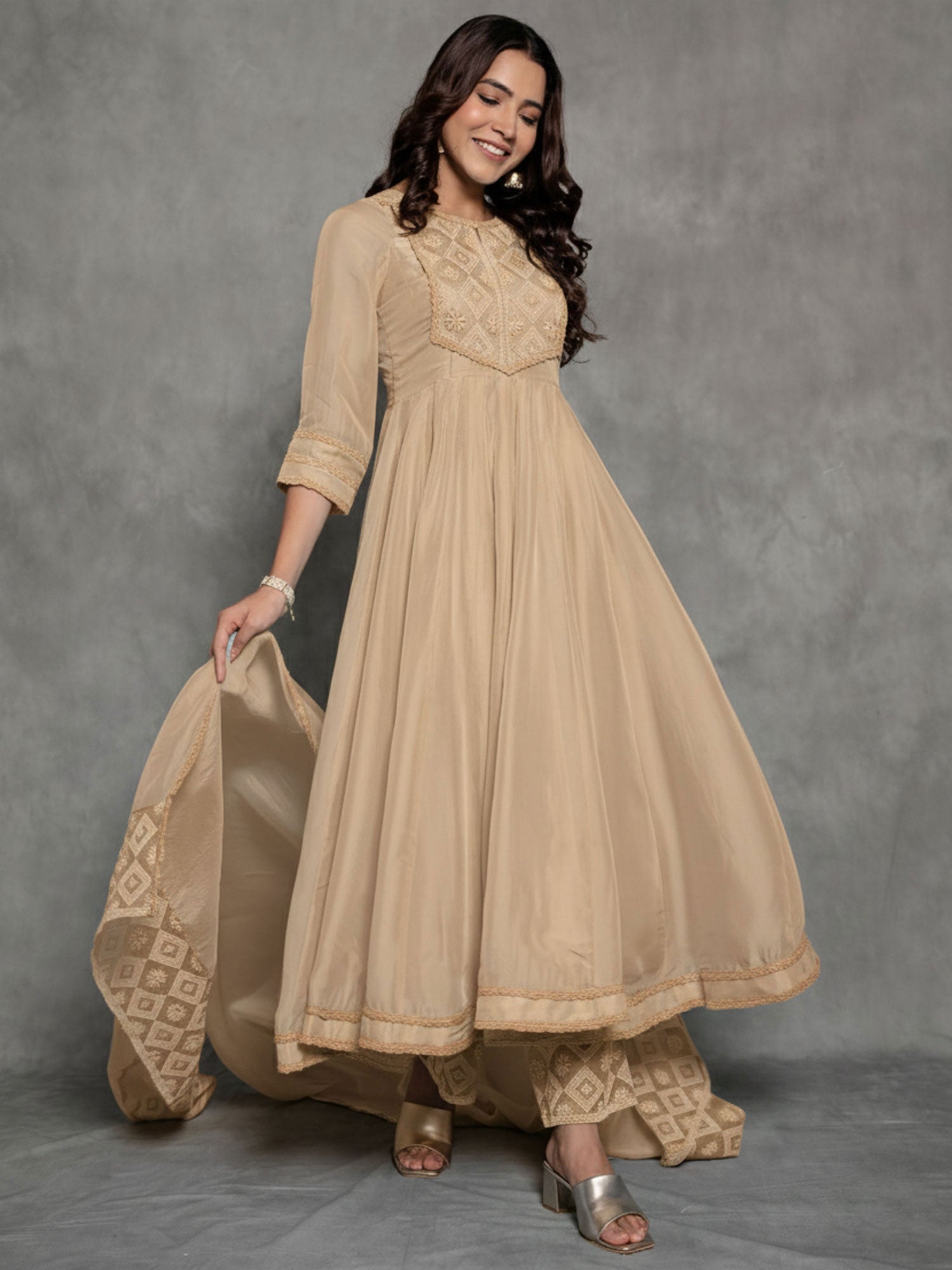 Brown Organza Anarkali Suit With Dupatta Suti Rang Brown Organza Anarkali Suit With Dupatta Suti Rang