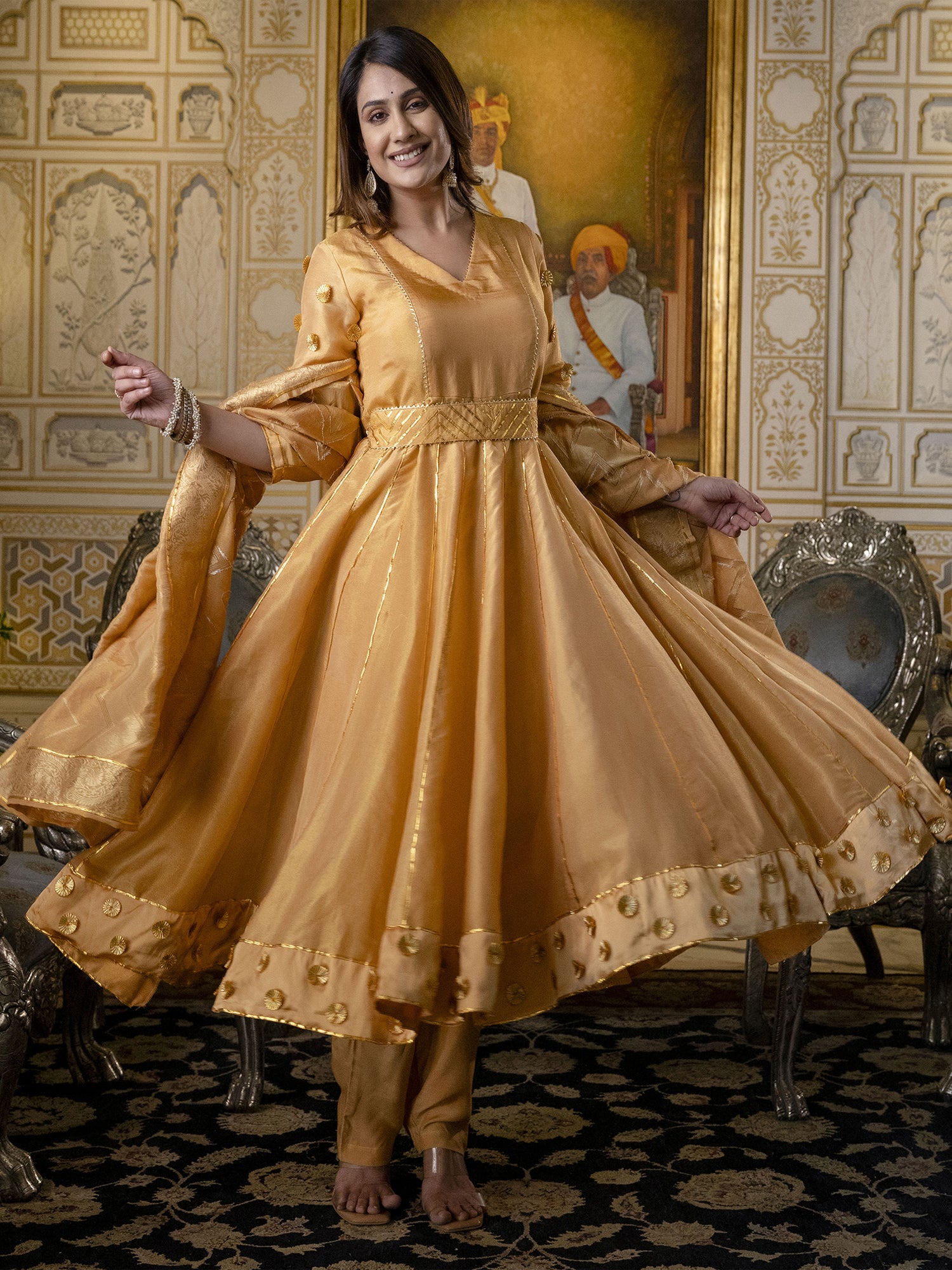 Golden Anarkali Suit Set In Tissue Silk Suti Rang Golden Anarkali Suit Set In Tissue Silk Suti Rang
